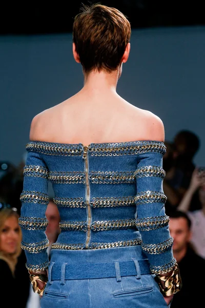 Look 22